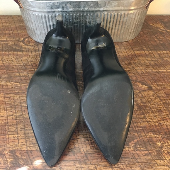 Banana Republic | Black Suede Pumps - Picture 5 of 8